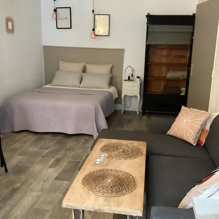 De Gaston Apartment *